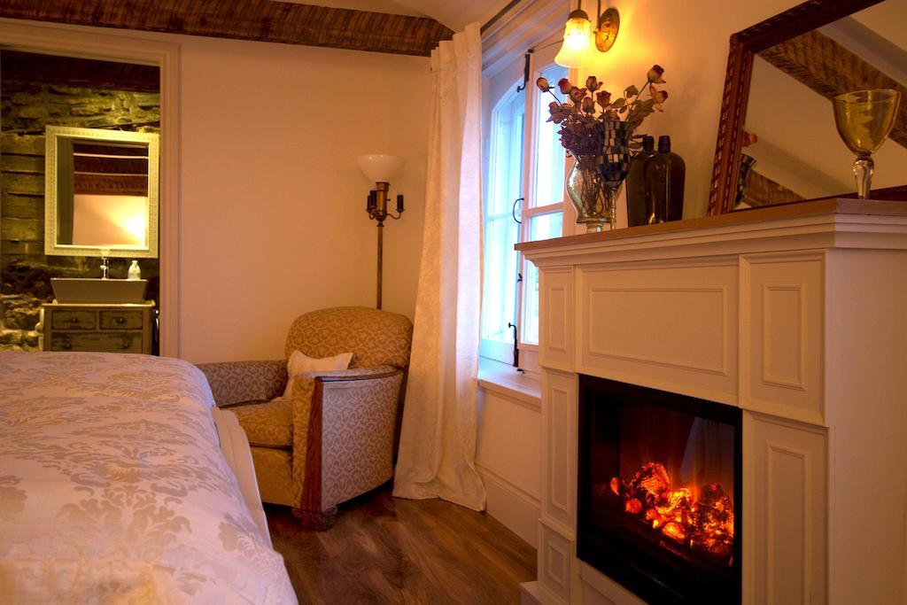 Les Ancetres Auberge & Restaurant St-Pierre-de-l'Île-d'Orléans Habitación foto