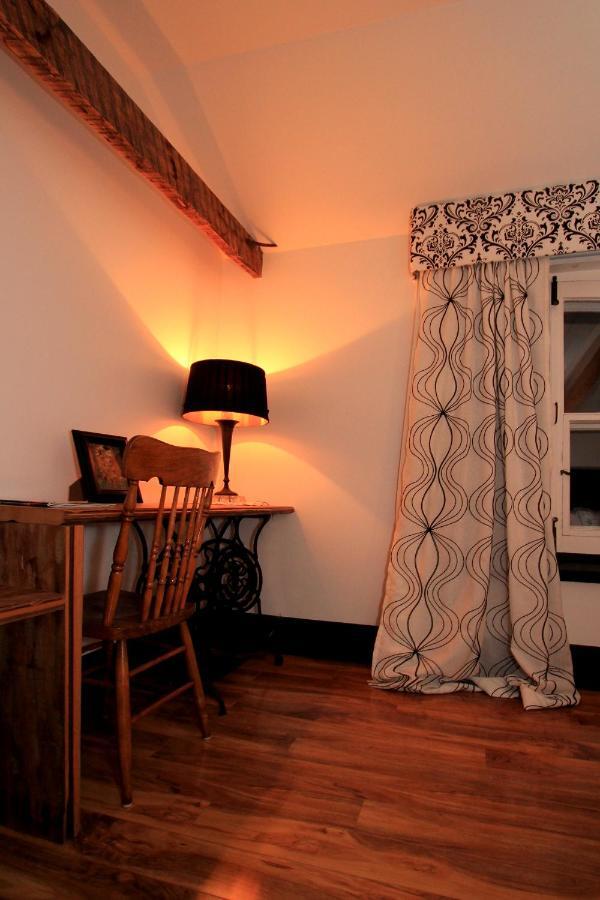 Les Ancetres Auberge & Restaurant St-Pierre-de-l'Île-d'Orléans Habitación foto